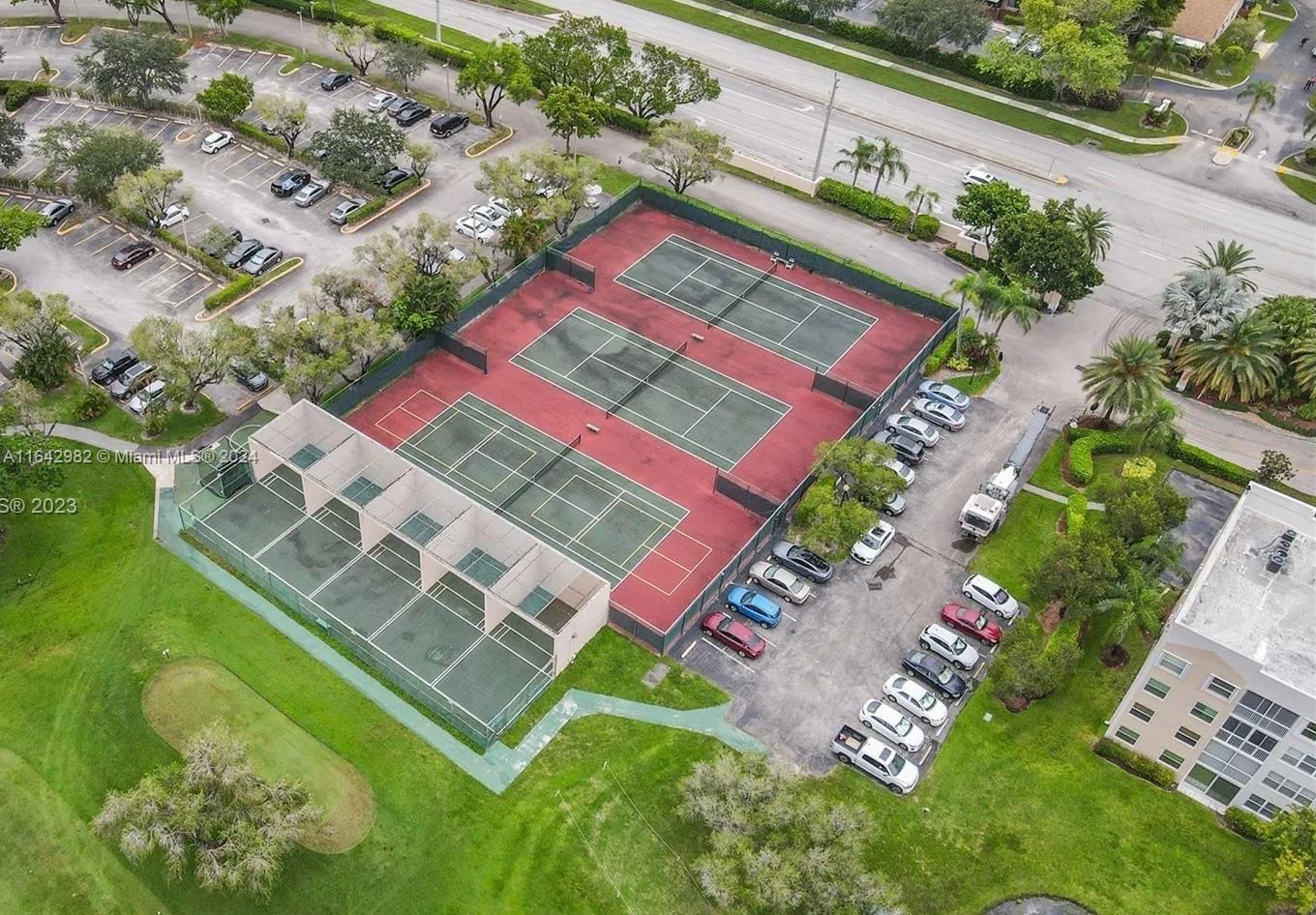 9621 Sunrise Lakes Blvd Unit: 310