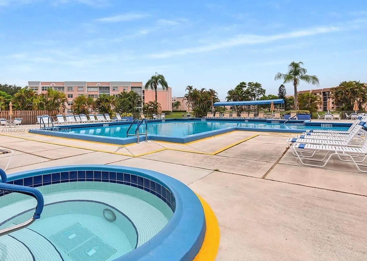9621 Sunrise Lakes Blvd Unit: 310