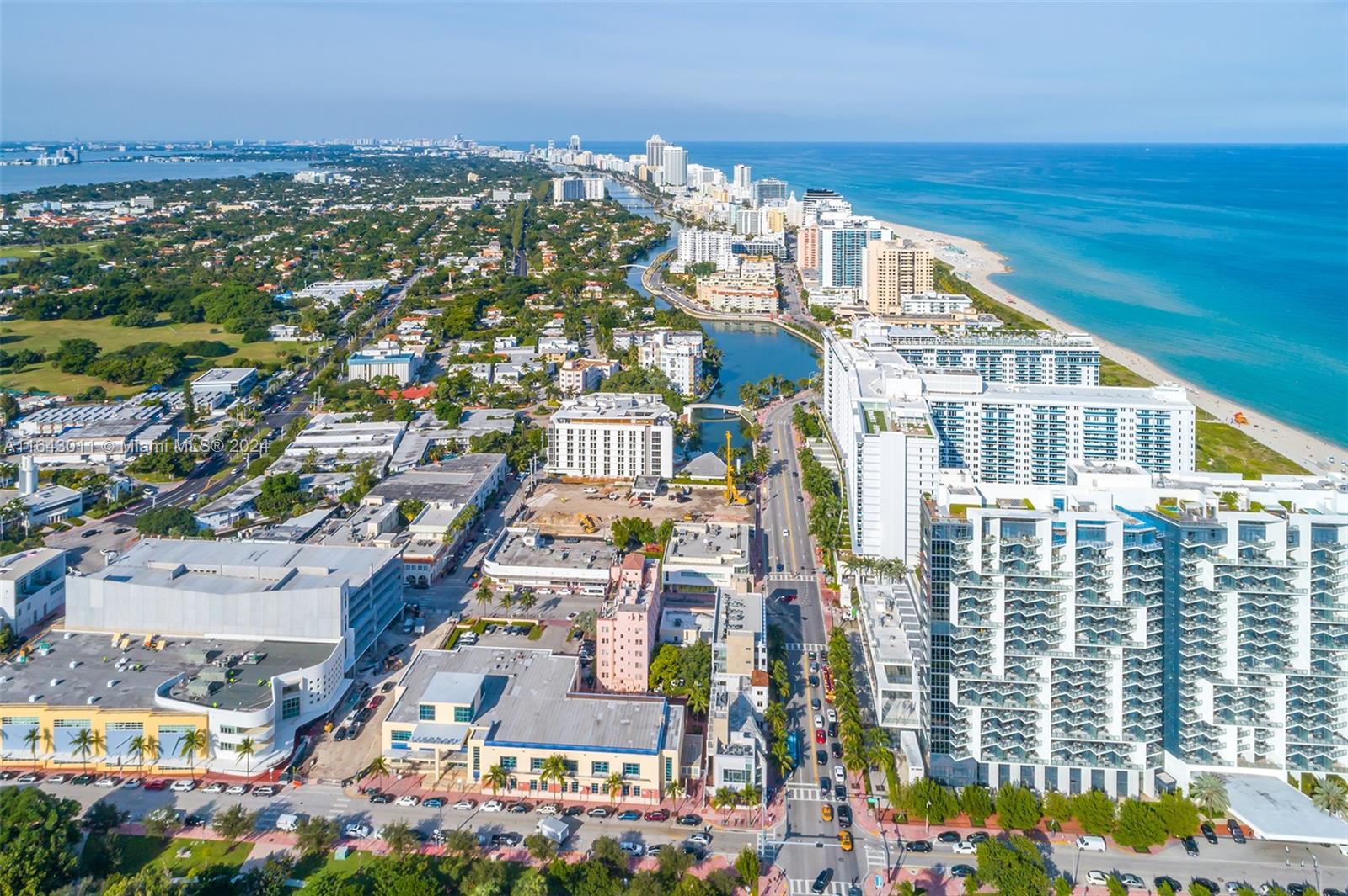 2301 Collins Ave # 722