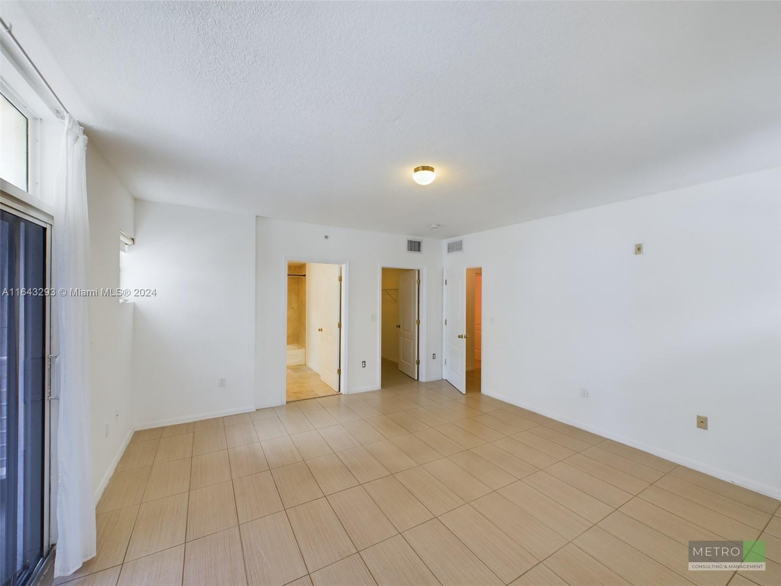425 NE 30th St # 604