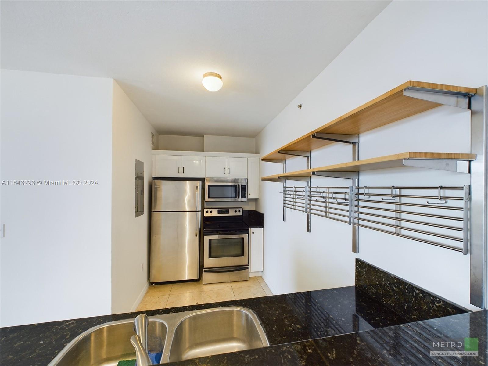 425 NE 30th St # 604