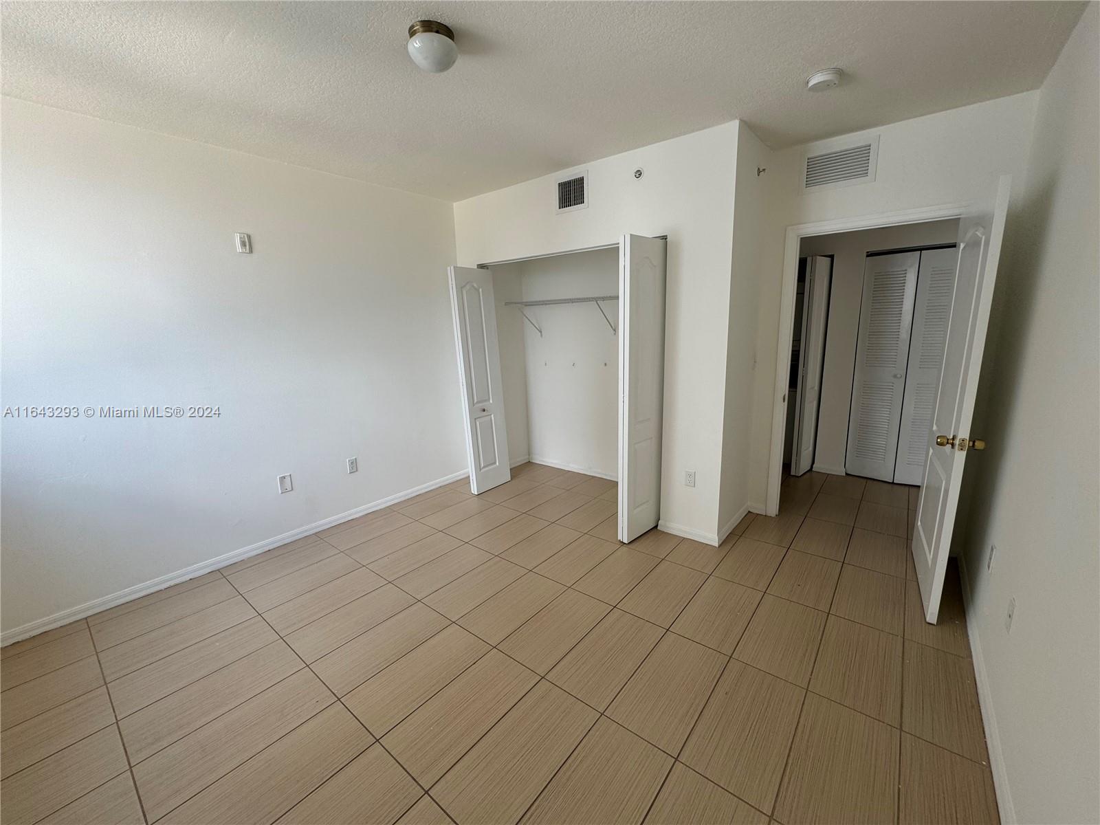 425 NE 30th St # 604