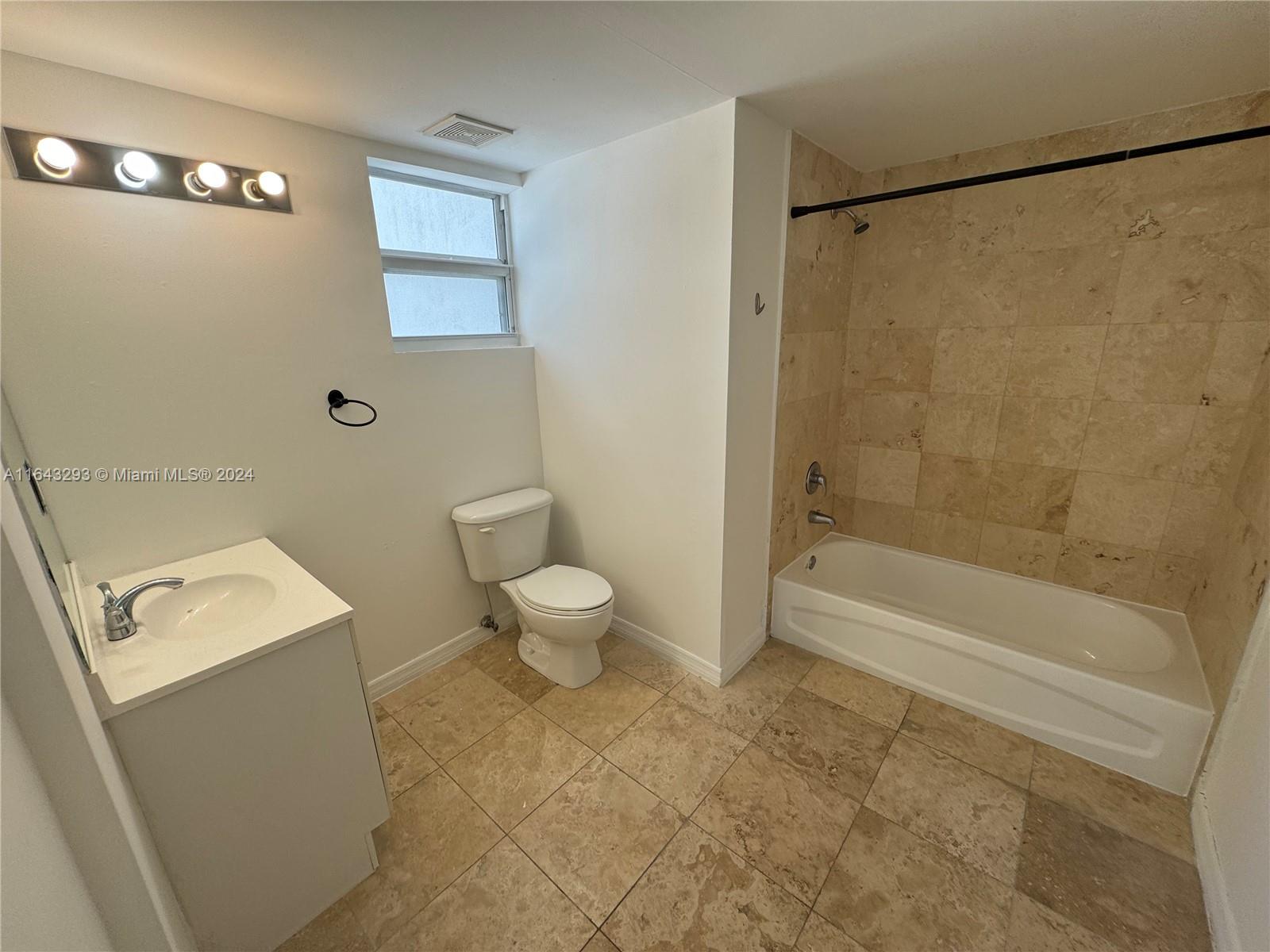 425 NE 30th St # 604