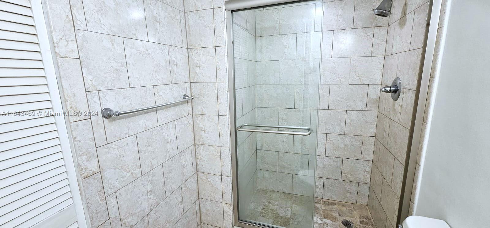 7135 Collins Ave # 1421