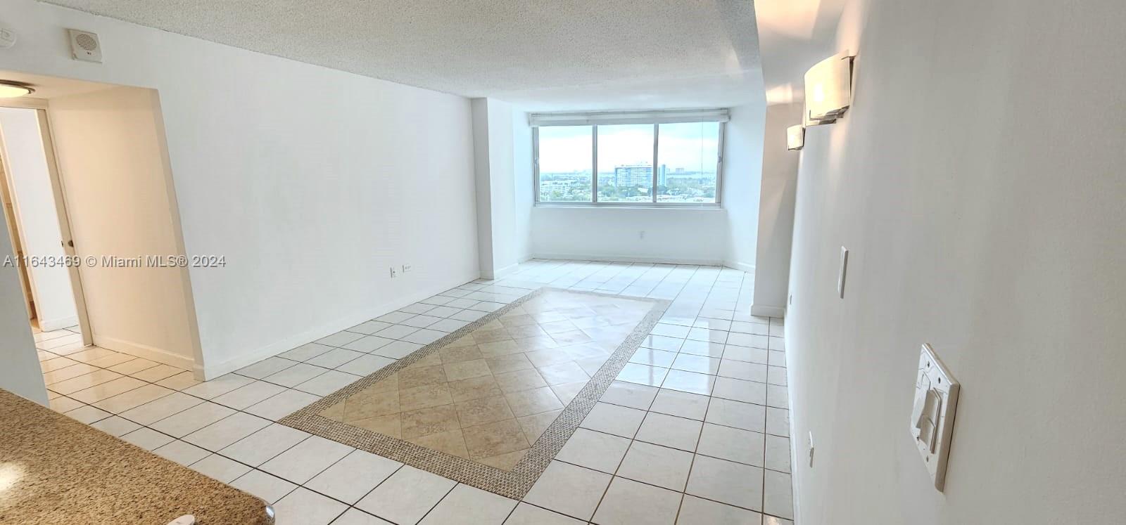 7135 Collins Ave # 1421