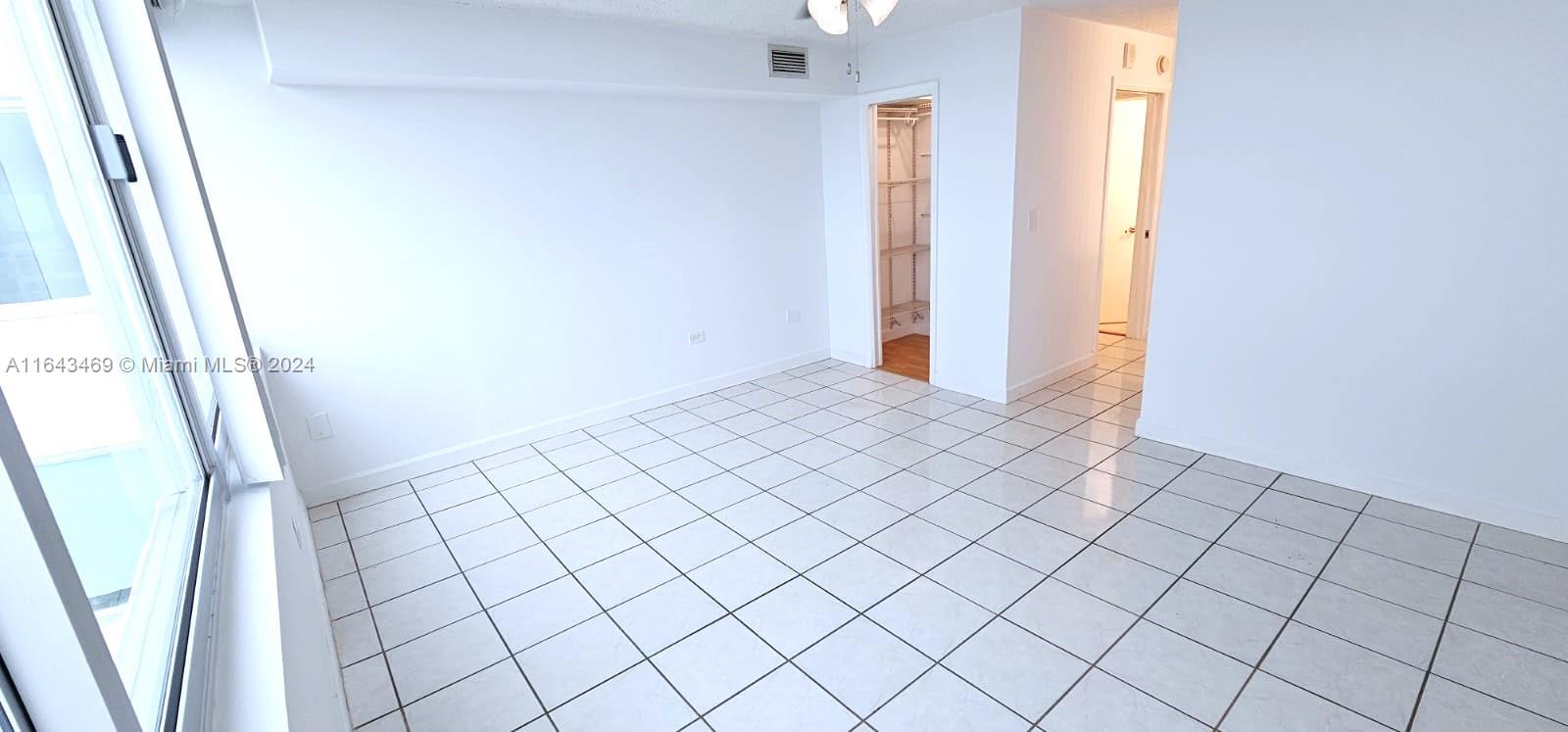 7135 Collins Ave # 1421