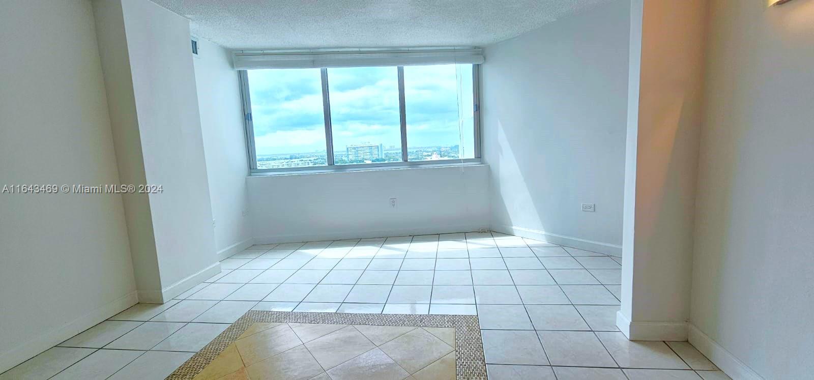 7135 Collins Ave # 1421