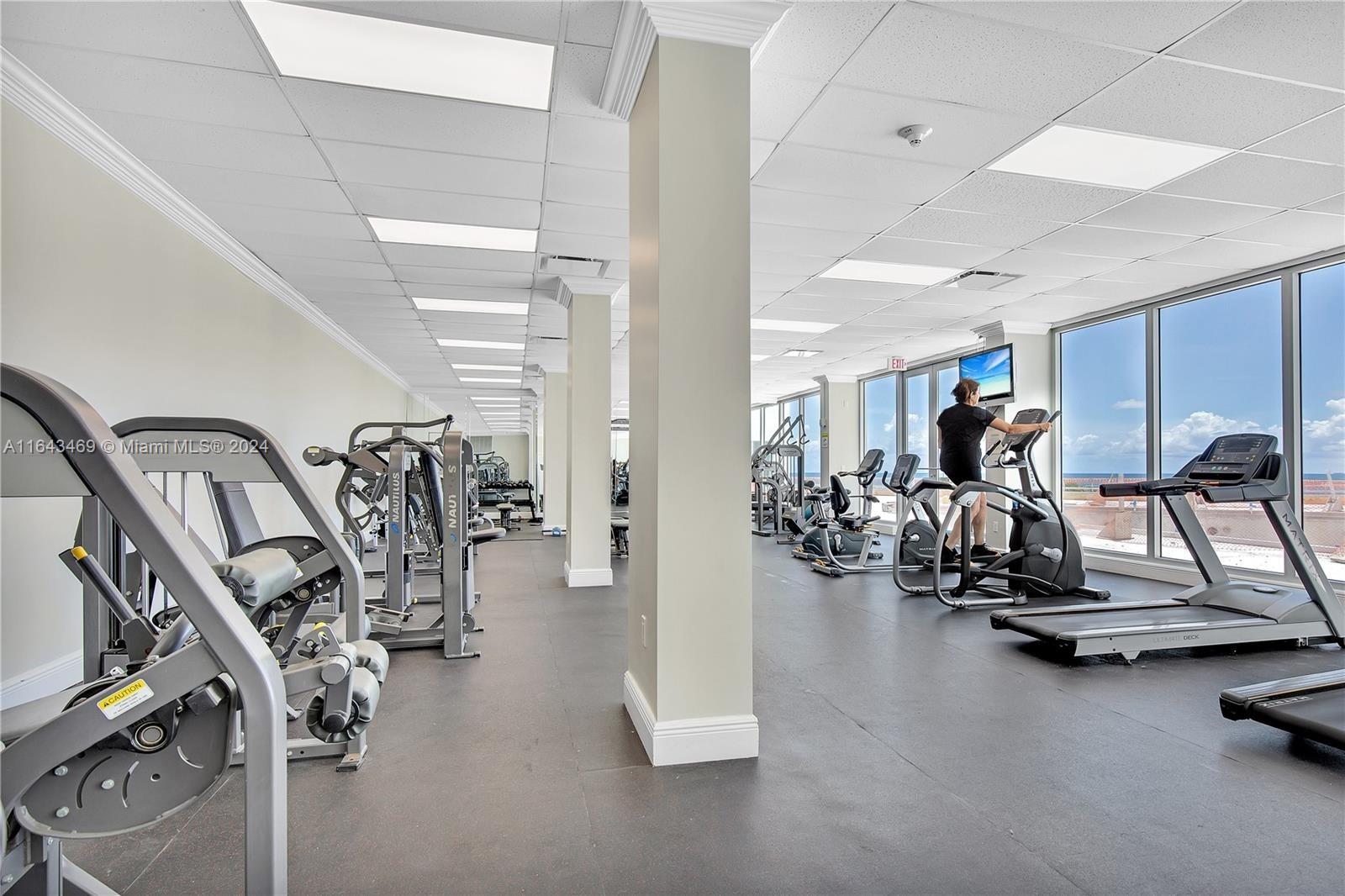 7135 Collins Ave # 1421