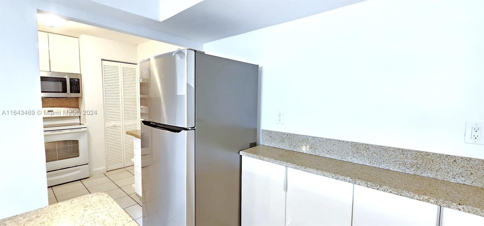 7135 Collins Ave # 1421