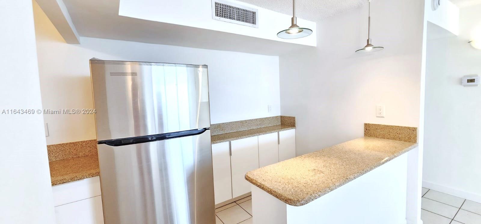 7135 Collins Ave # 1421