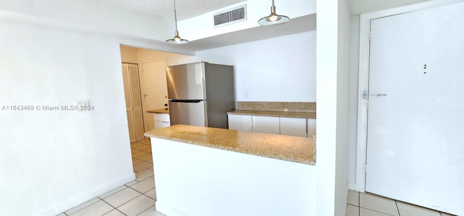 7135 Collins Ave # 1421