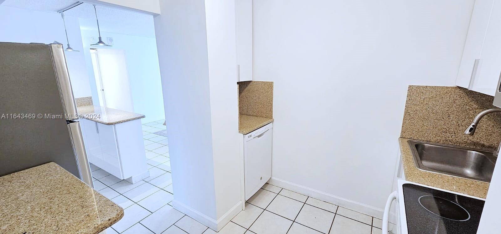 7135 Collins Ave # 1421