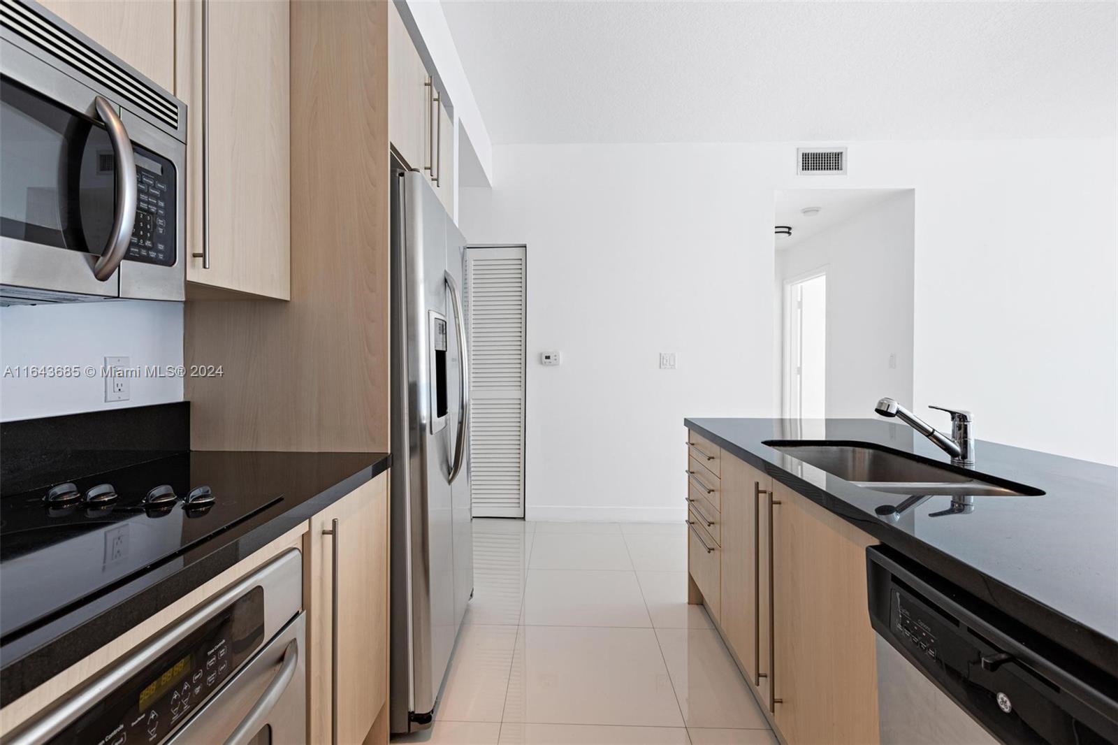 1111 SW 1st Ave Unit: 3416-N