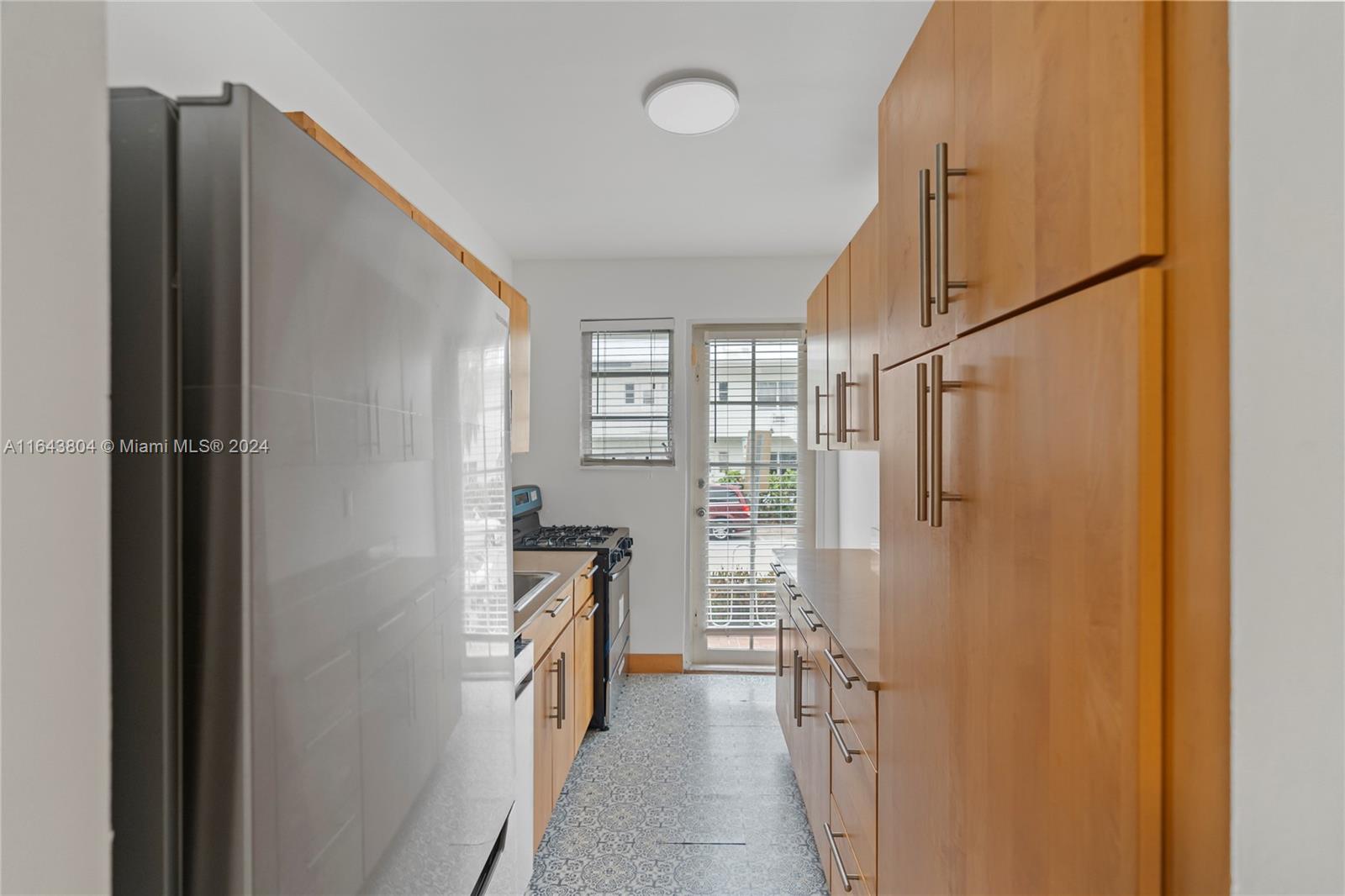 1925 Washington Ave # 8