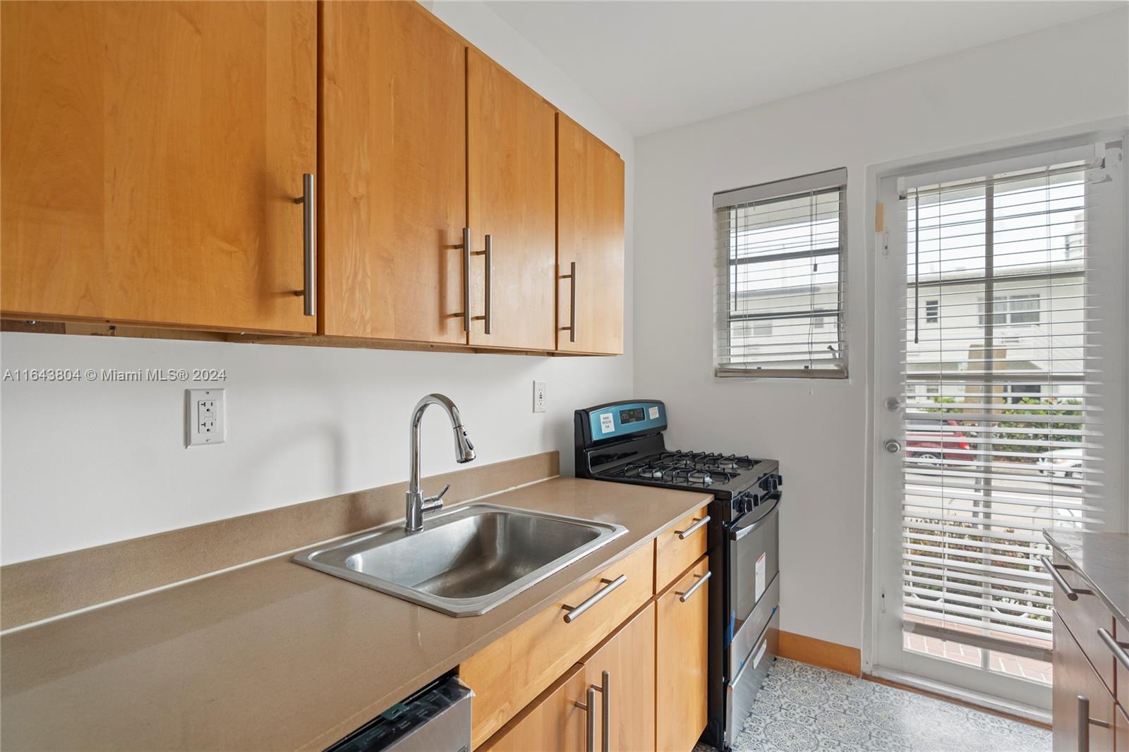 1925 Washington Ave # 8