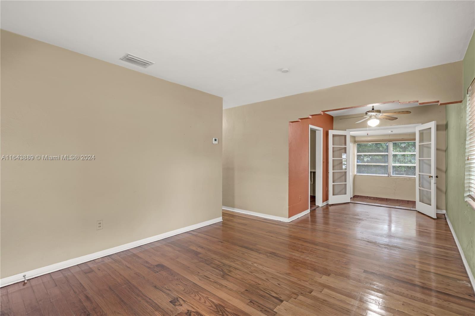 2724 SW 36th Ave