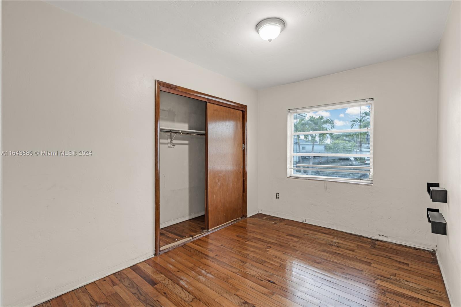 2724 SW 36th Ave