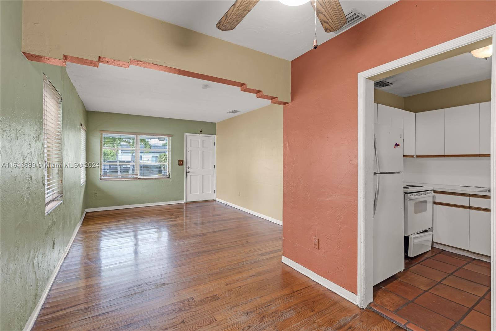 2724 SW 36th Ave
