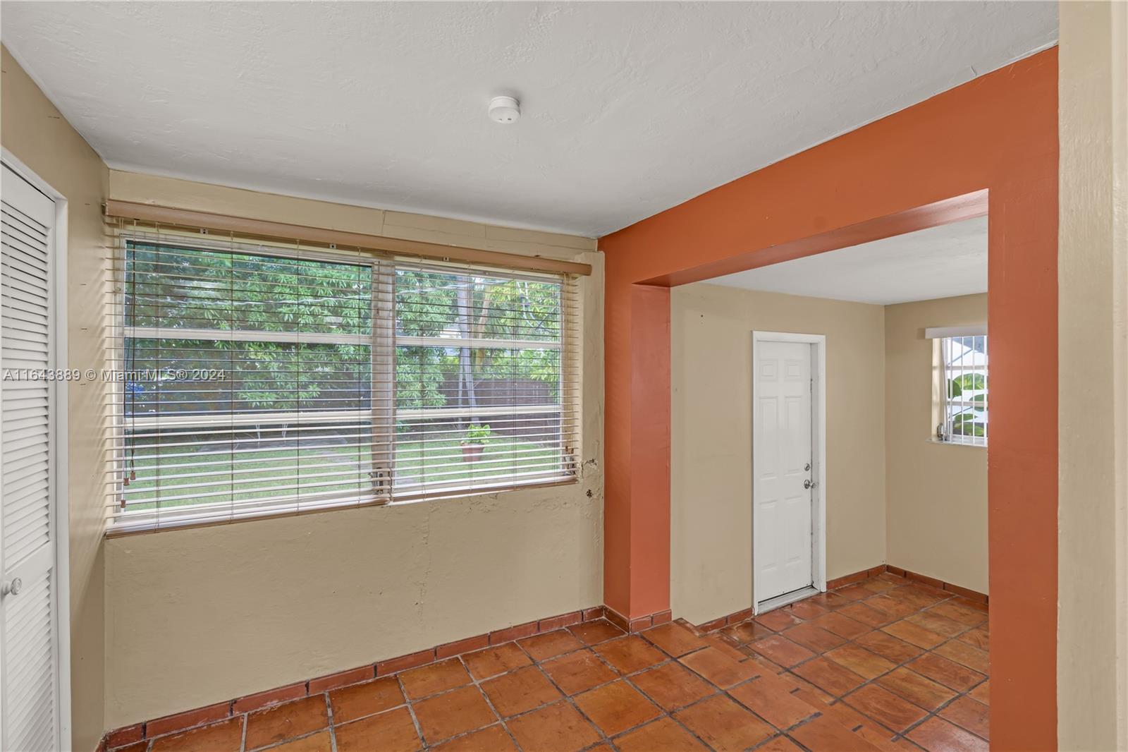 2724 SW 36th Ave