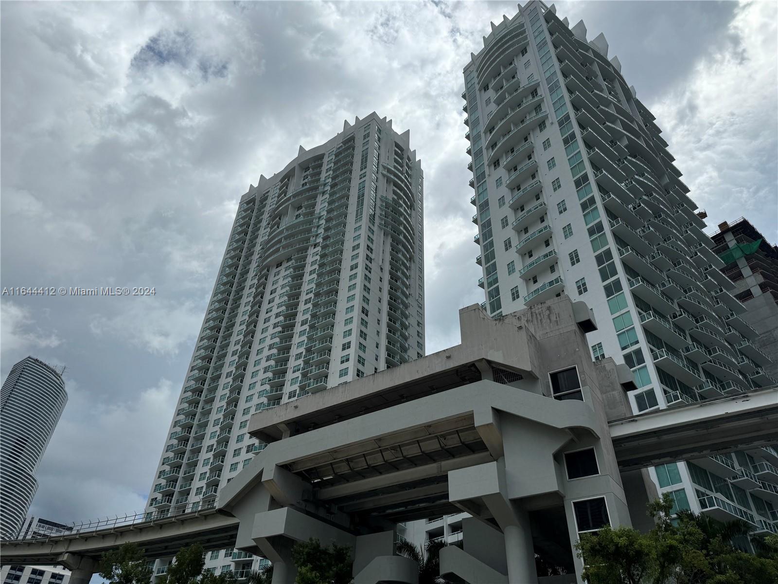 31 SE 5th St # 309