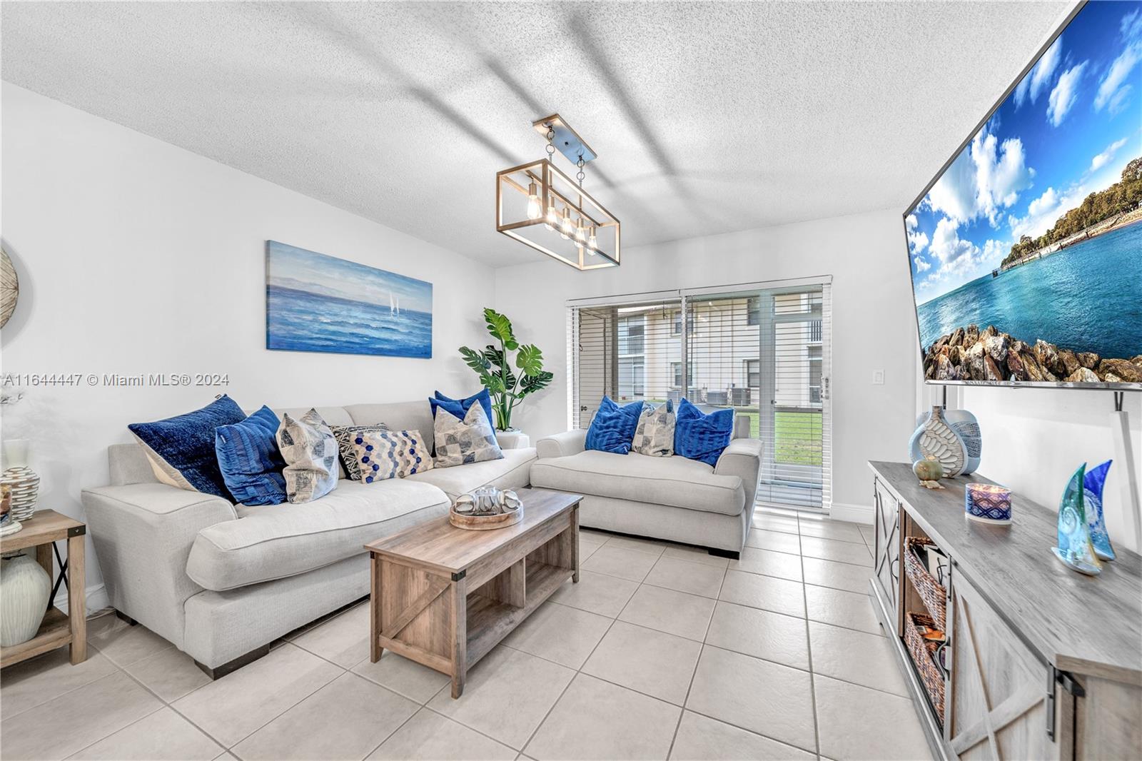 5580 Lakeside Dr # 102