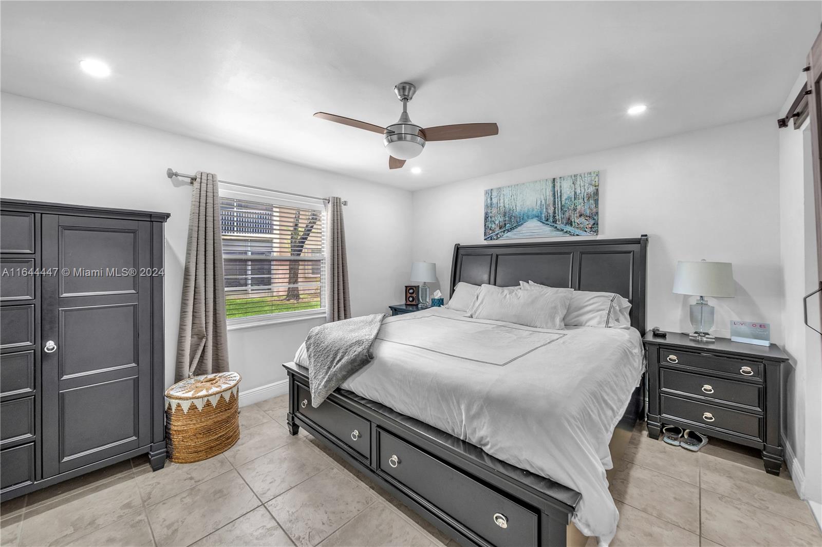 5580 Lakeside Dr # 102