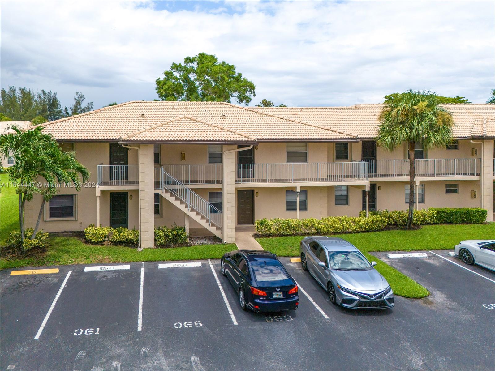 5580 Lakeside Dr # 102