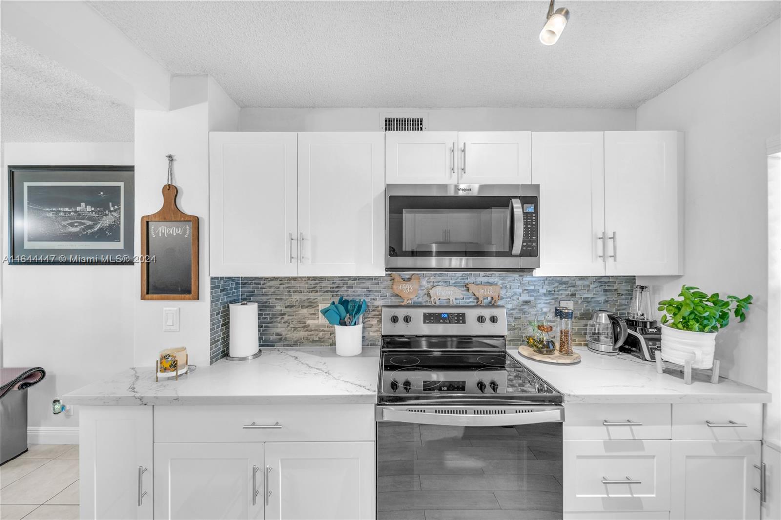 5580 Lakeside Dr # 102