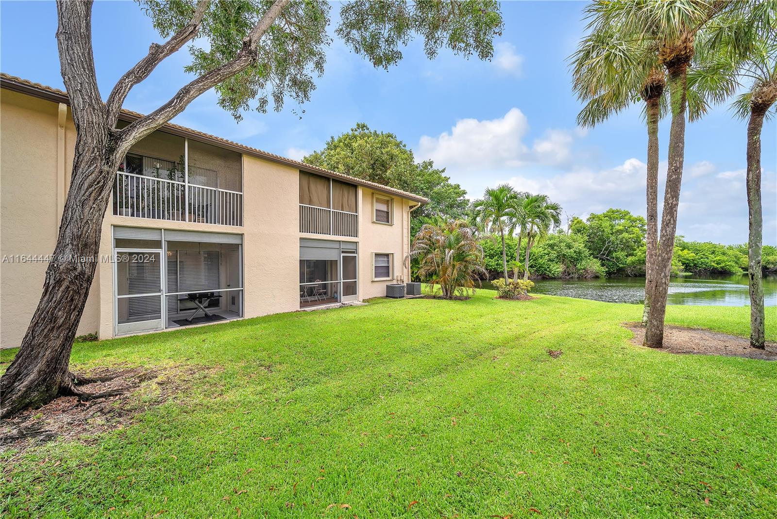 5580 Lakeside Dr # 102