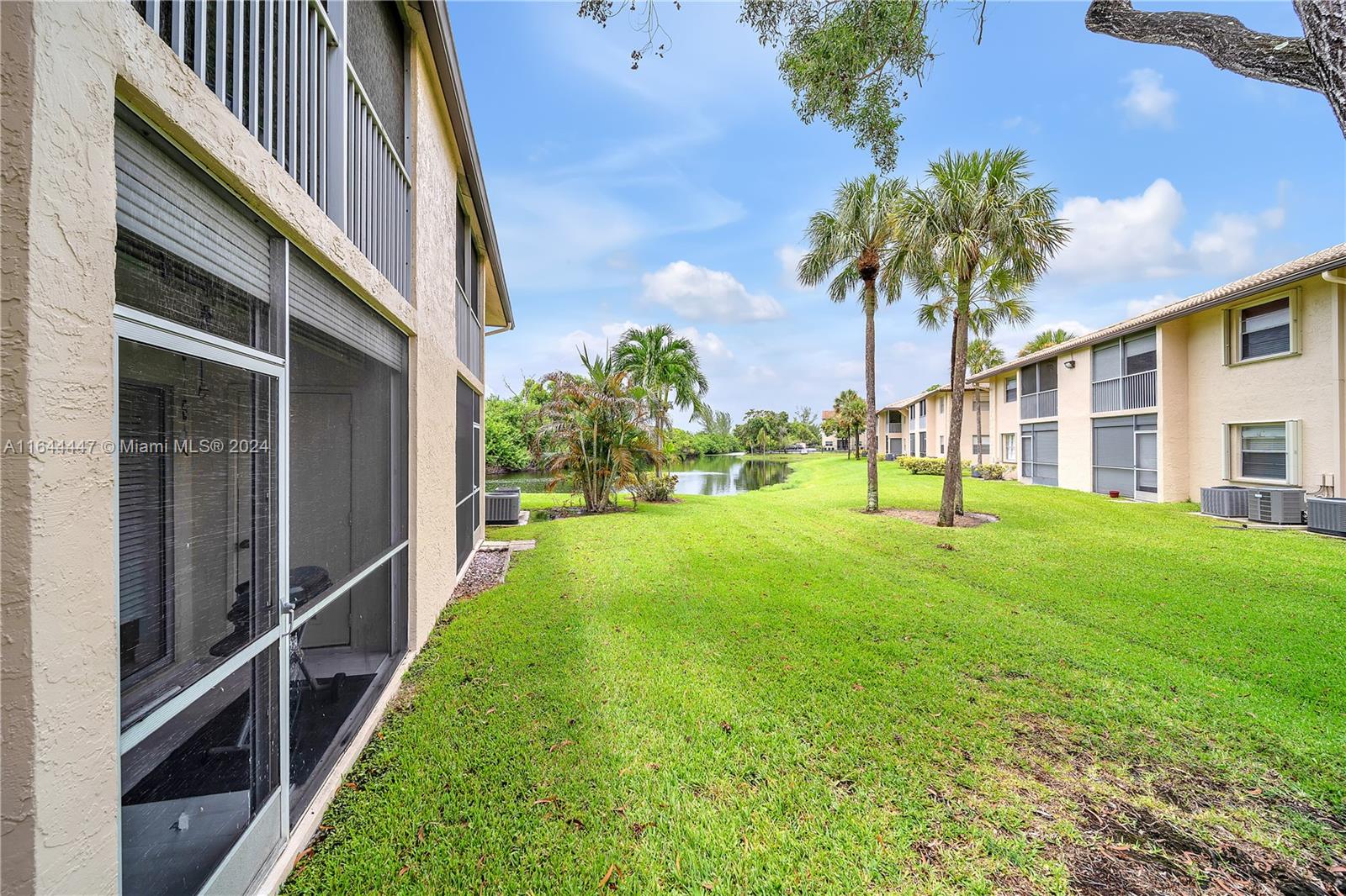 5580 Lakeside Dr # 102