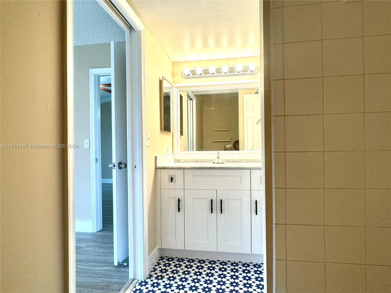 2133 Renaissance Blvd # 304