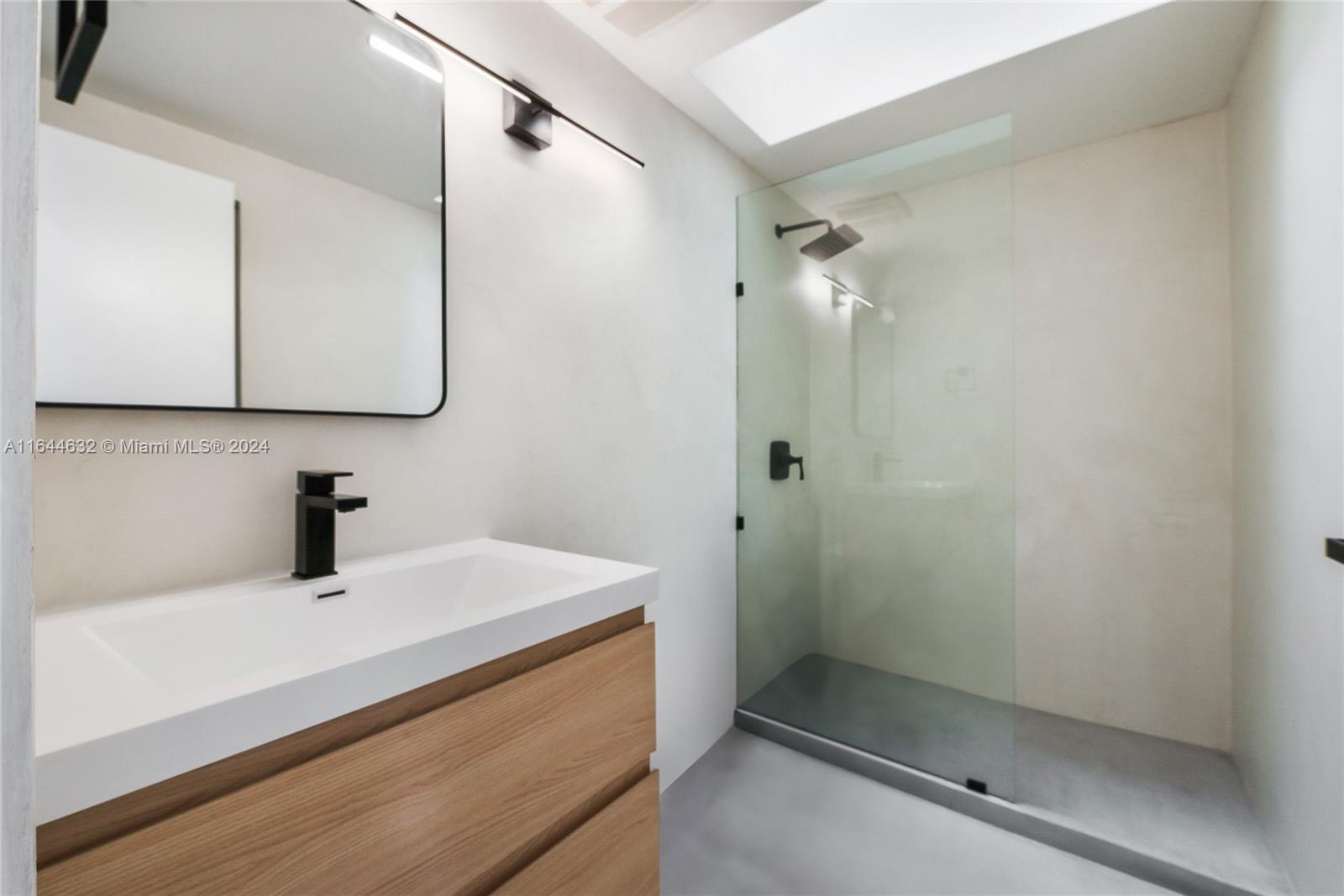 261 Navarre Ave # 1 Unit: B-1