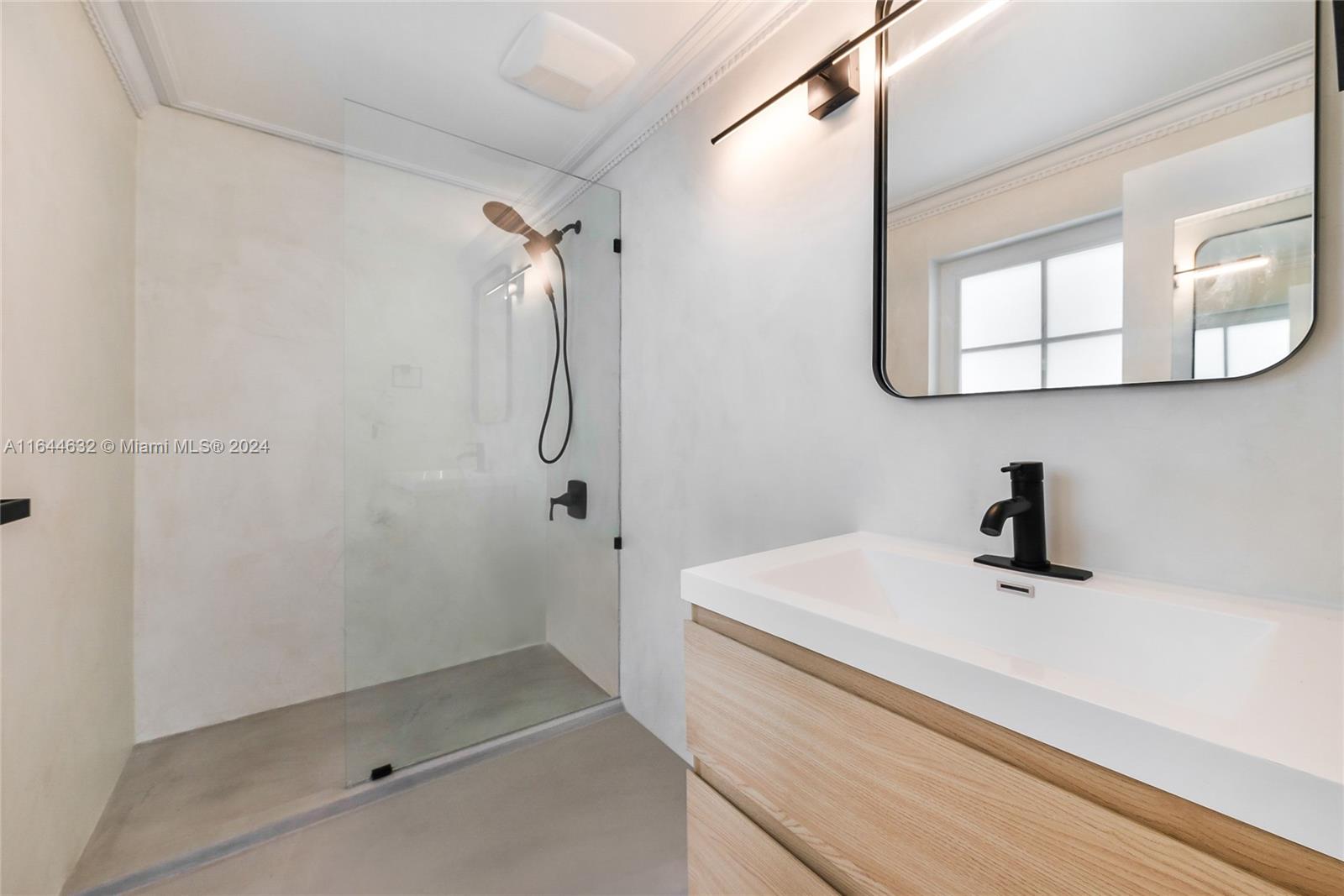 261 Navarre Ave # 1 Unit: B-1