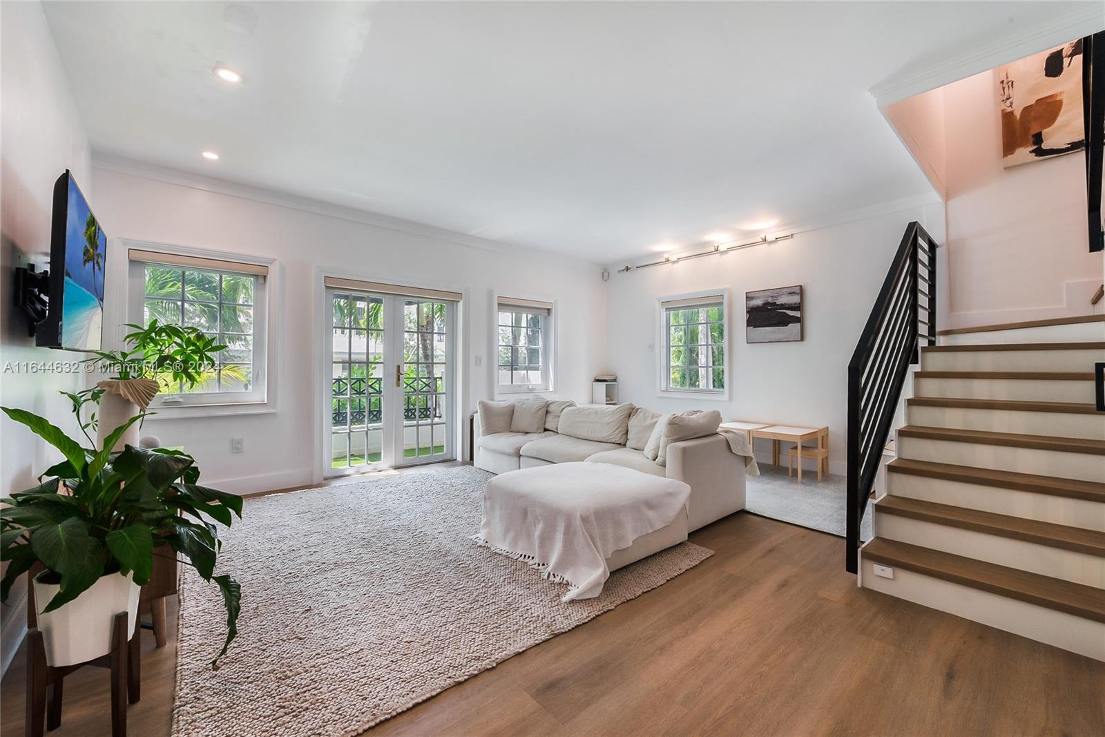 261 Navarre Ave # 1 Unit: B-1