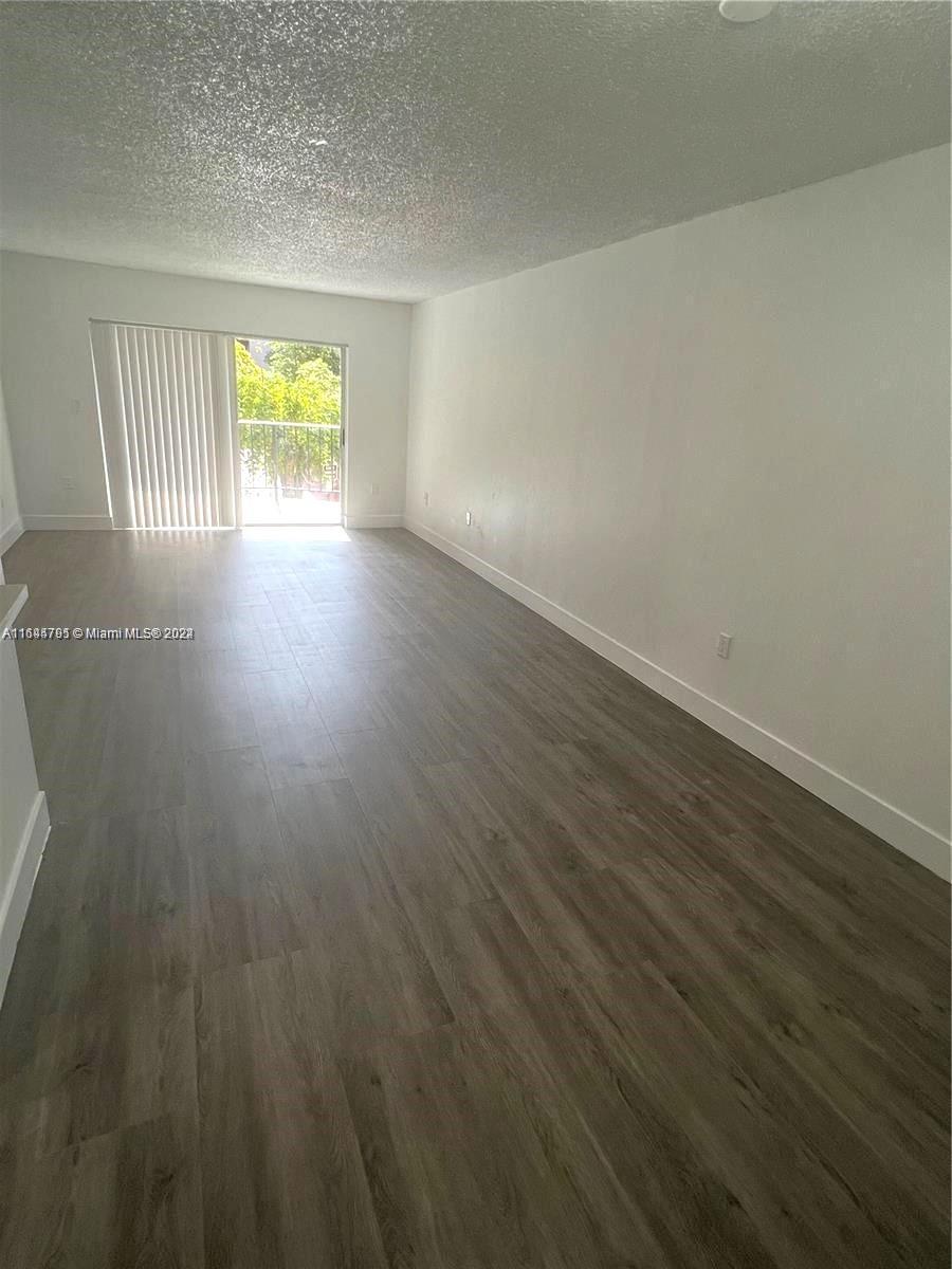5201 NW 7th St # 211