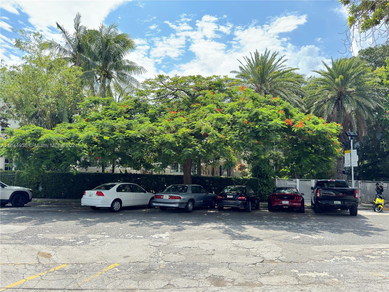 1330 Drexel Ave # 204