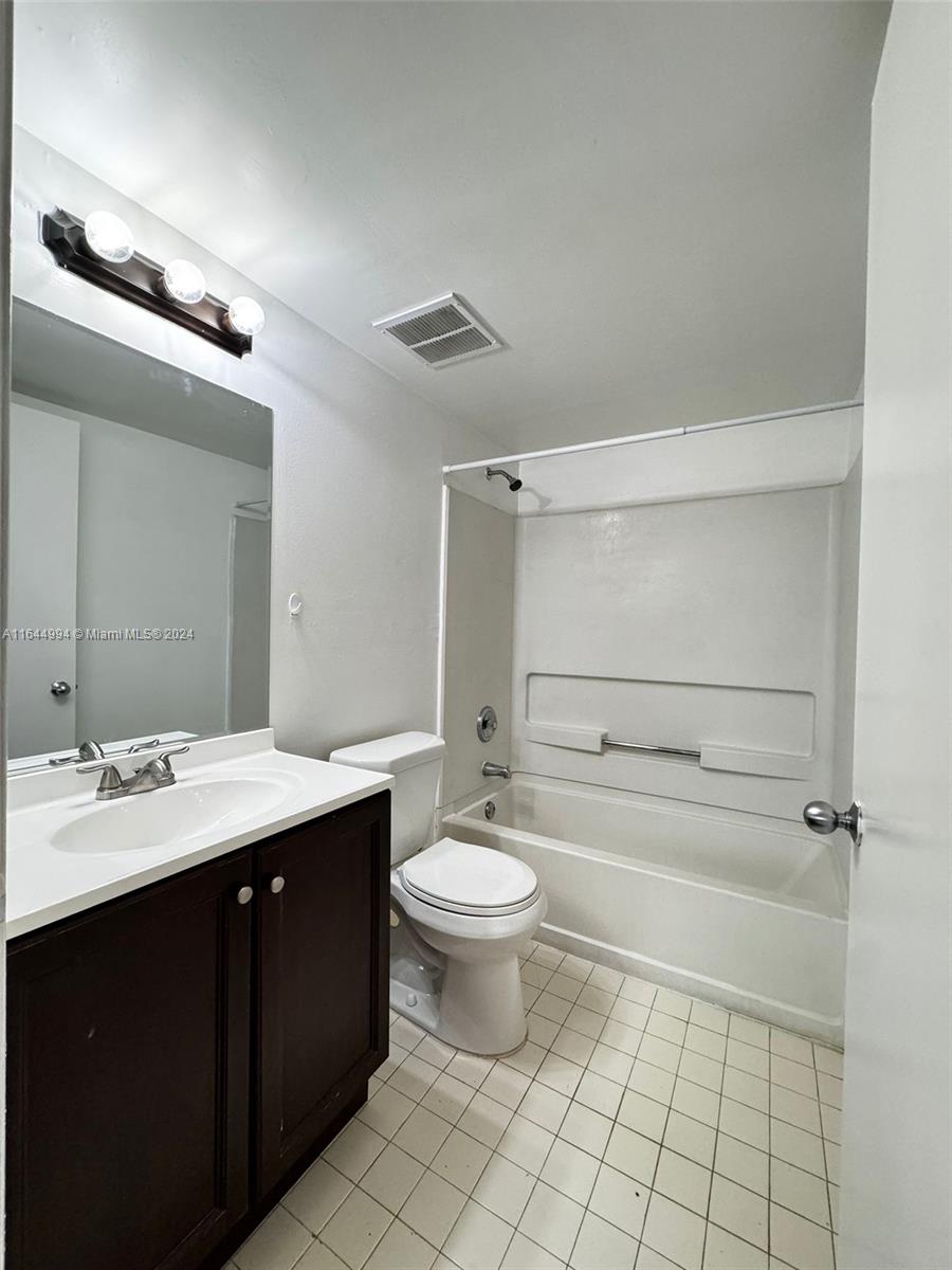 7125 NW 186th St # B508