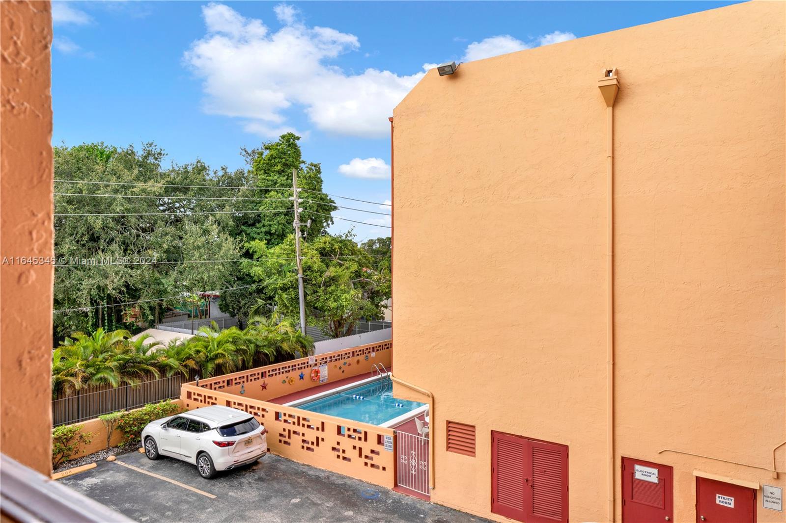6200 W Flagler St # 301