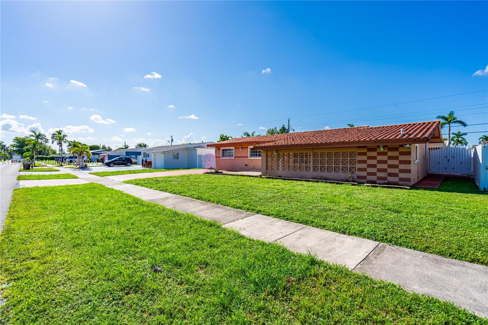 756 W 50th Pl