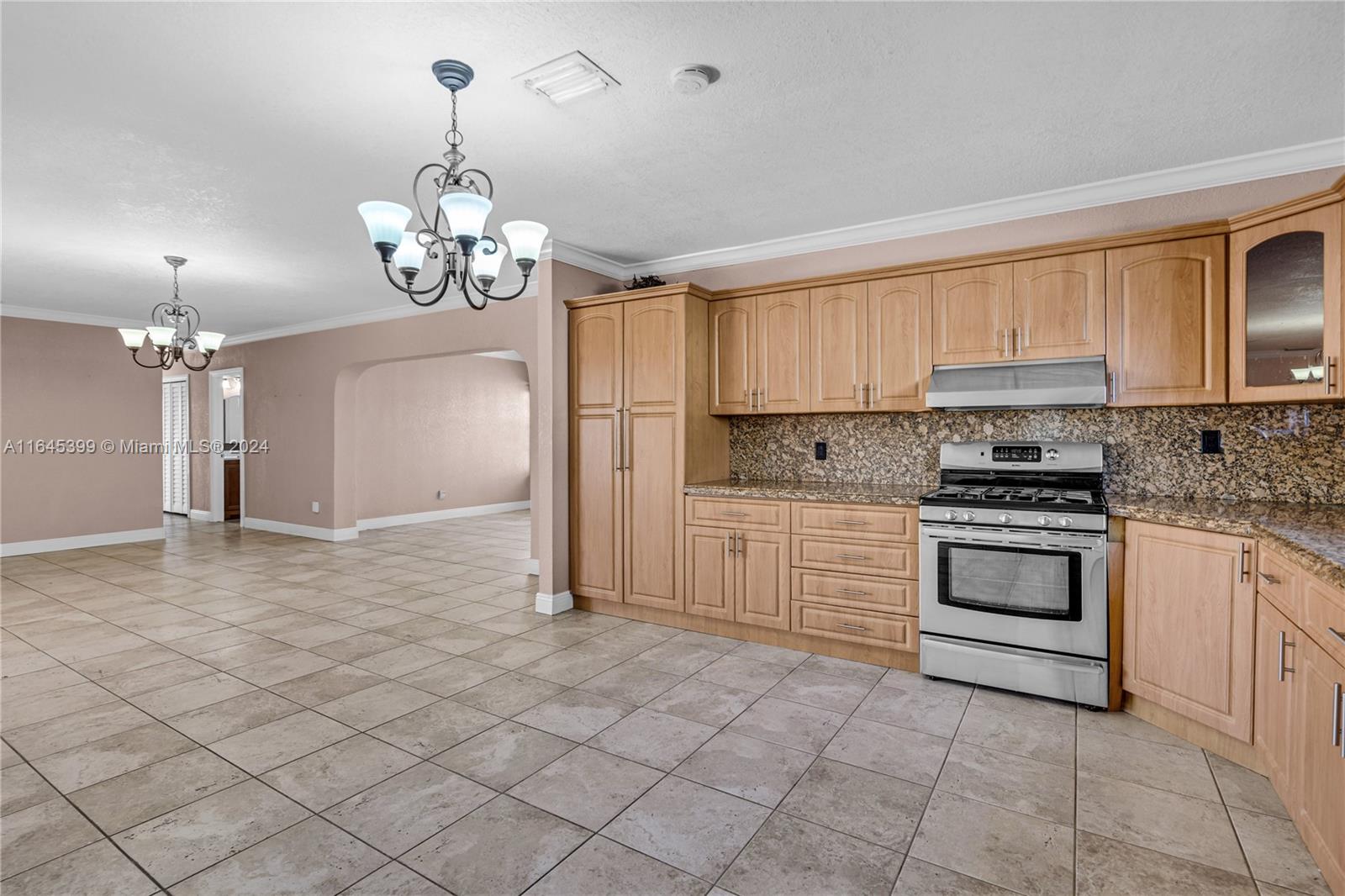 756 W 50th Pl
