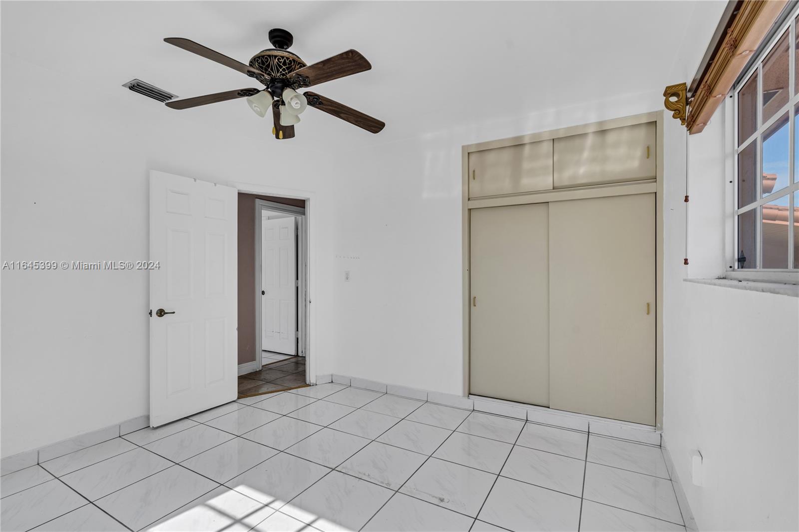 756 W 50th Pl