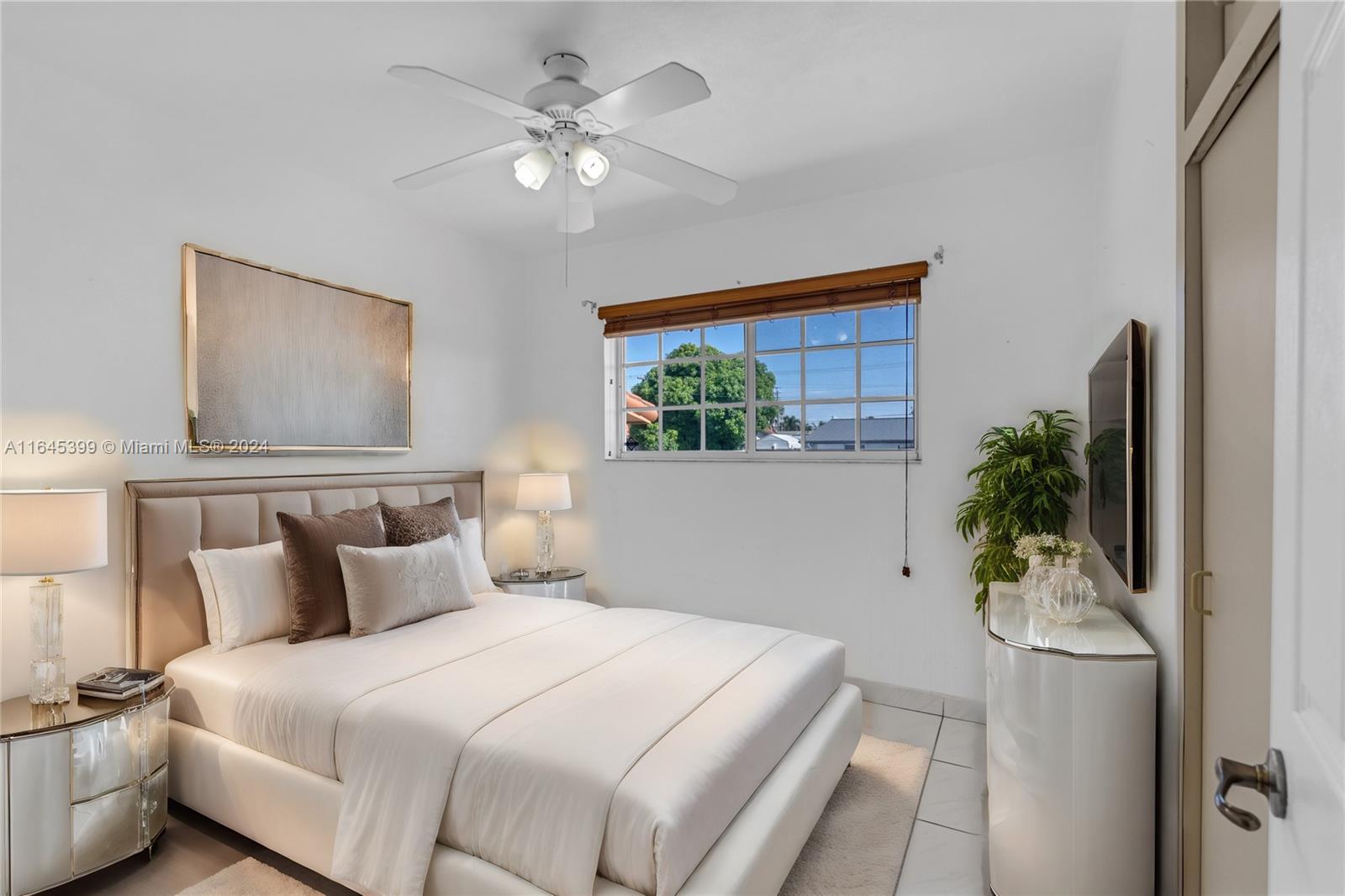 756 W 50th Pl