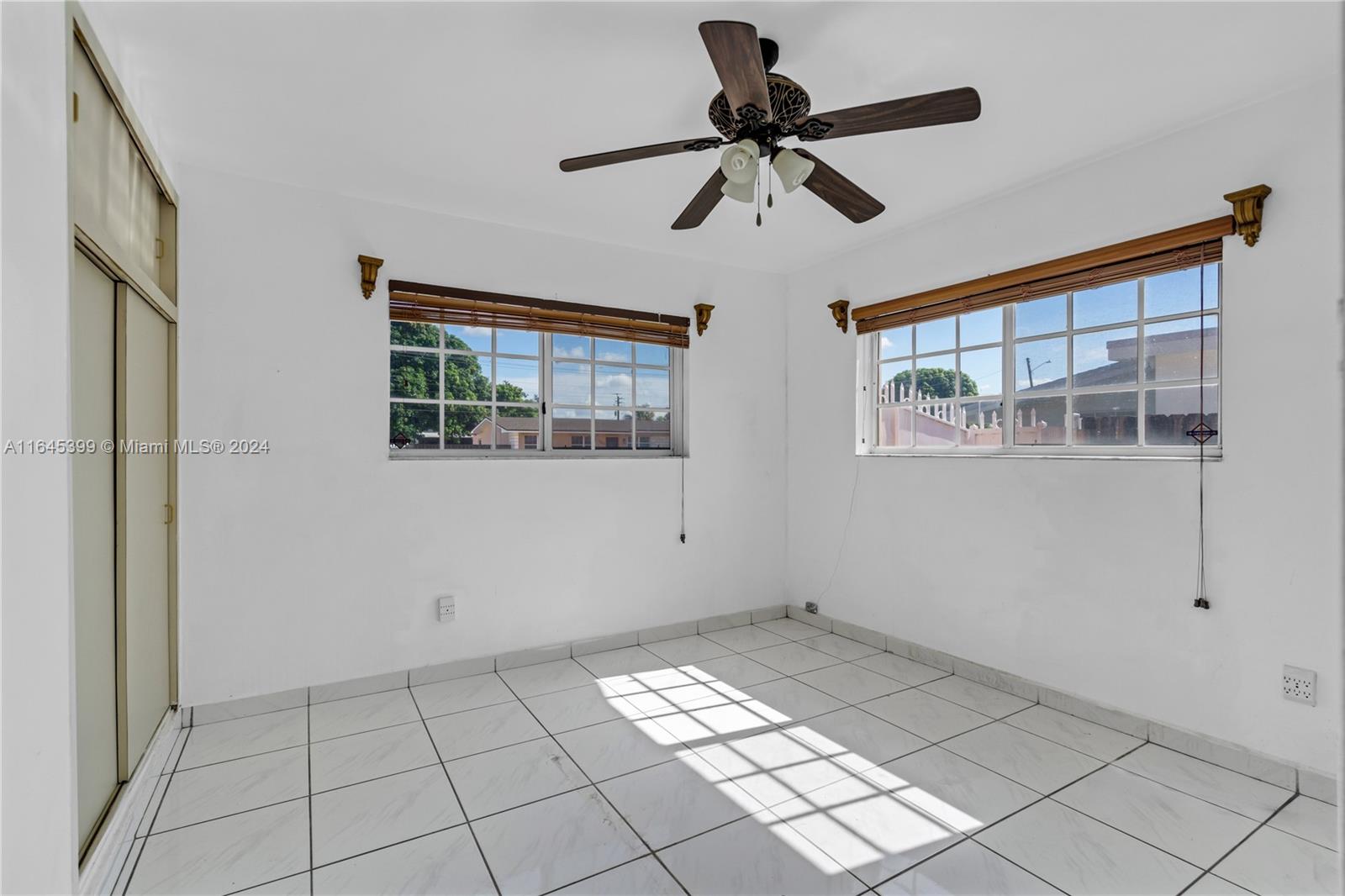 756 W 50th Pl