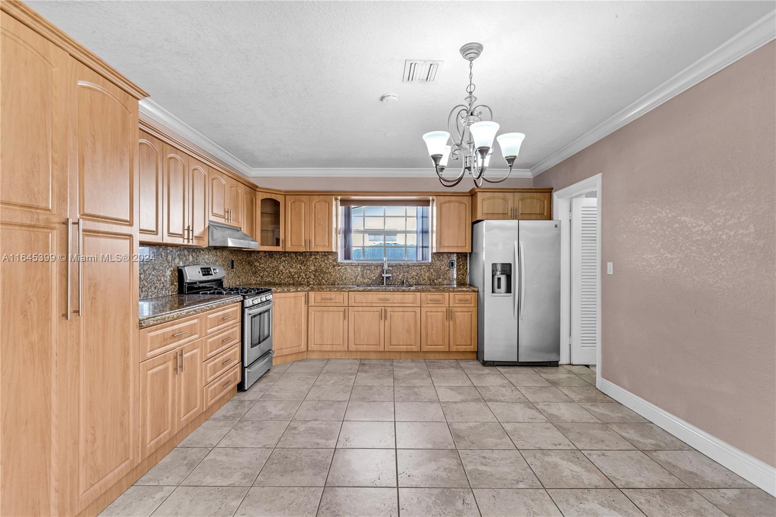 756 W 50th Pl