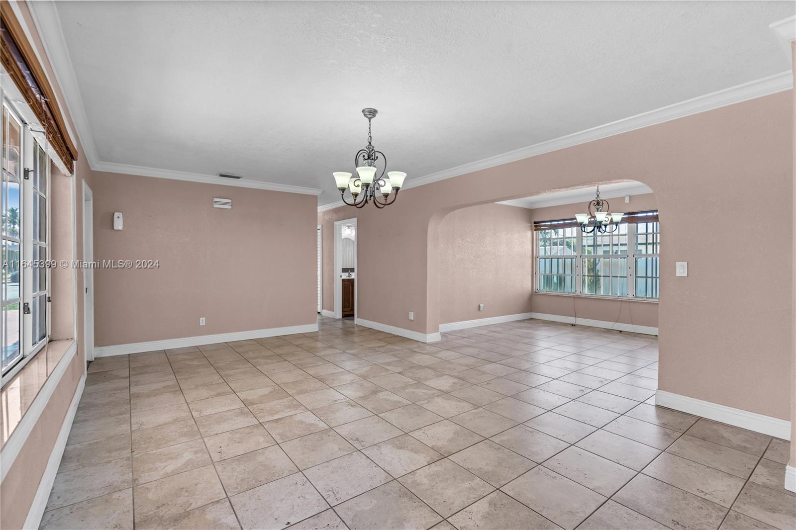 756 W 50th Pl