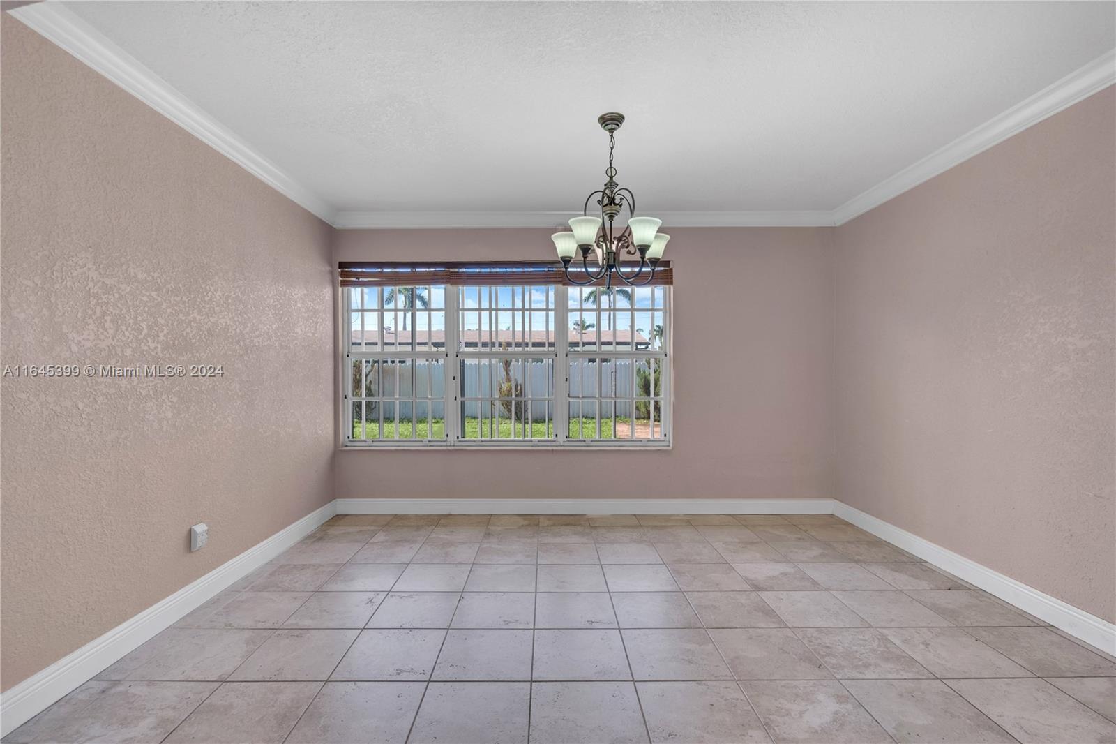 756 W 50th Pl
