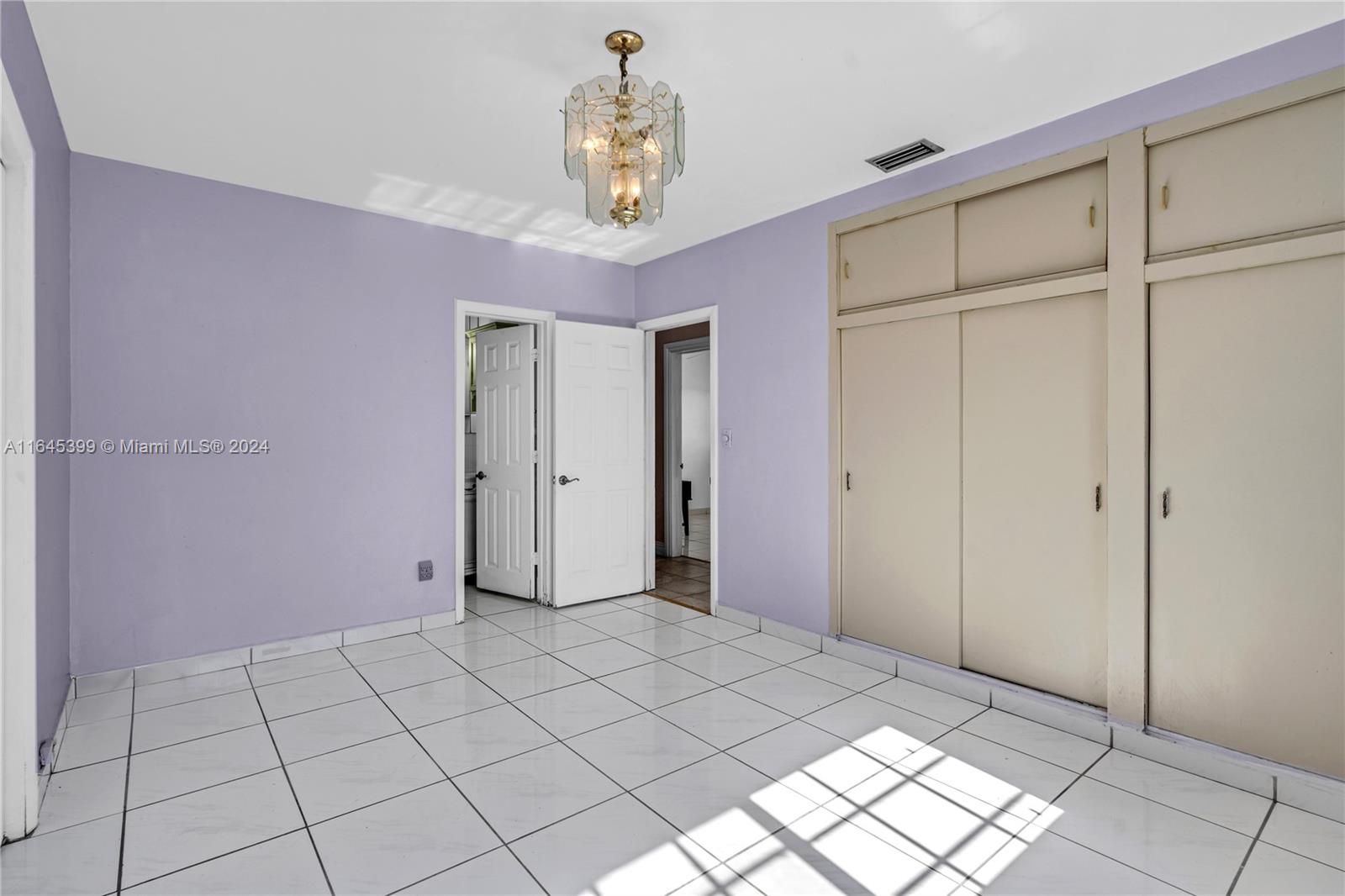 756 W 50th Pl
