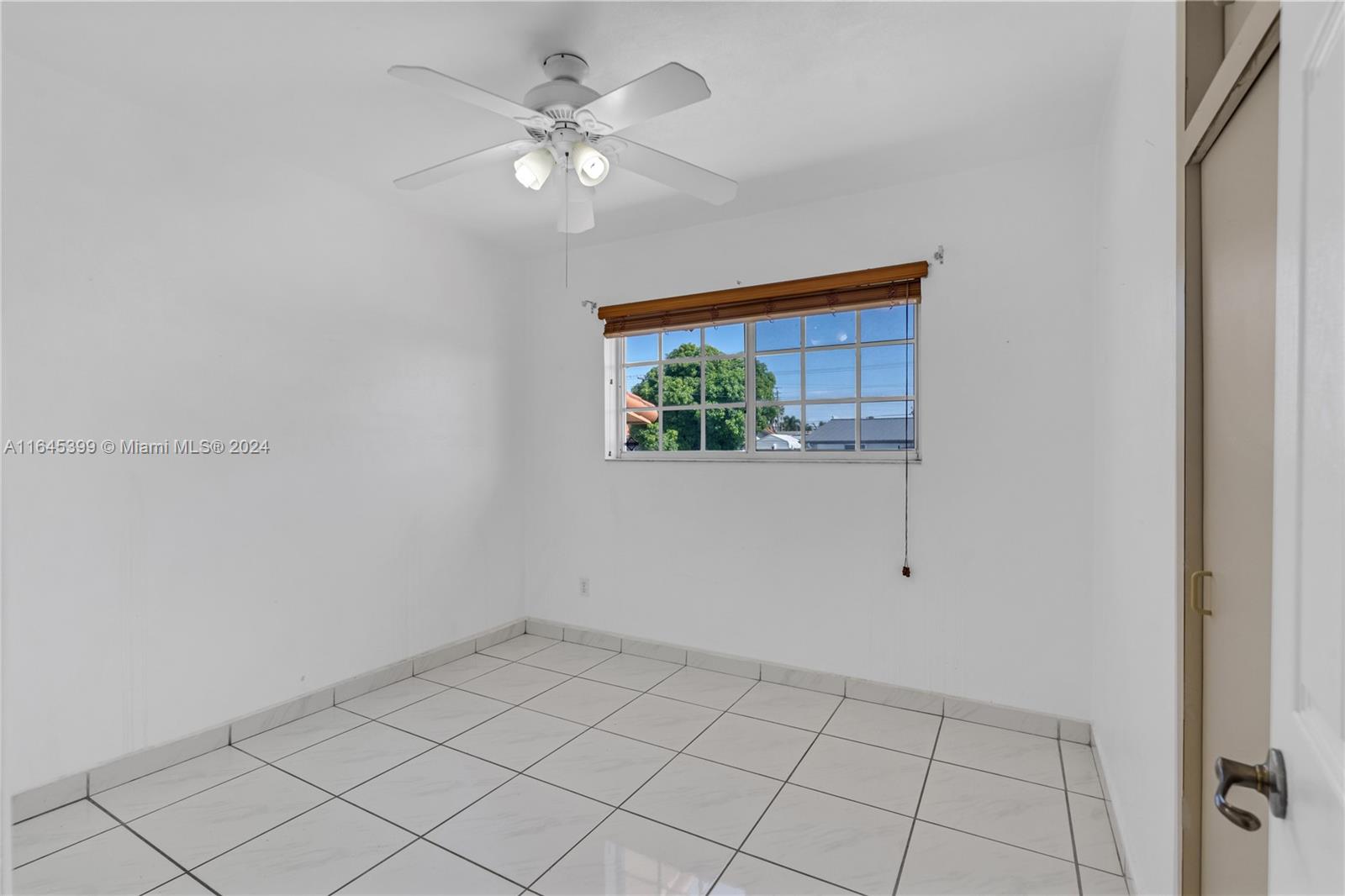 756 W 50th Pl