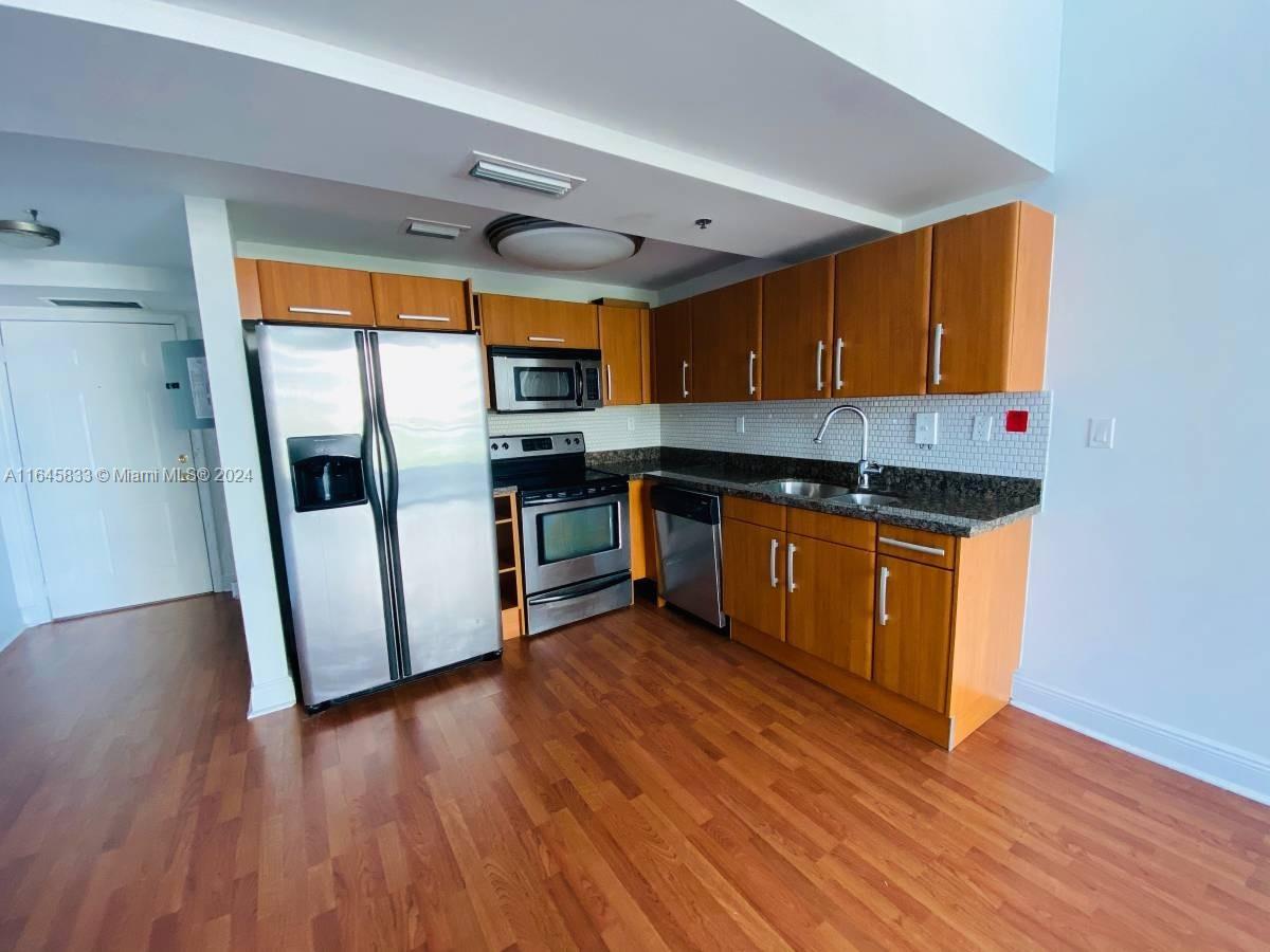 6362 Collins Ave # 503