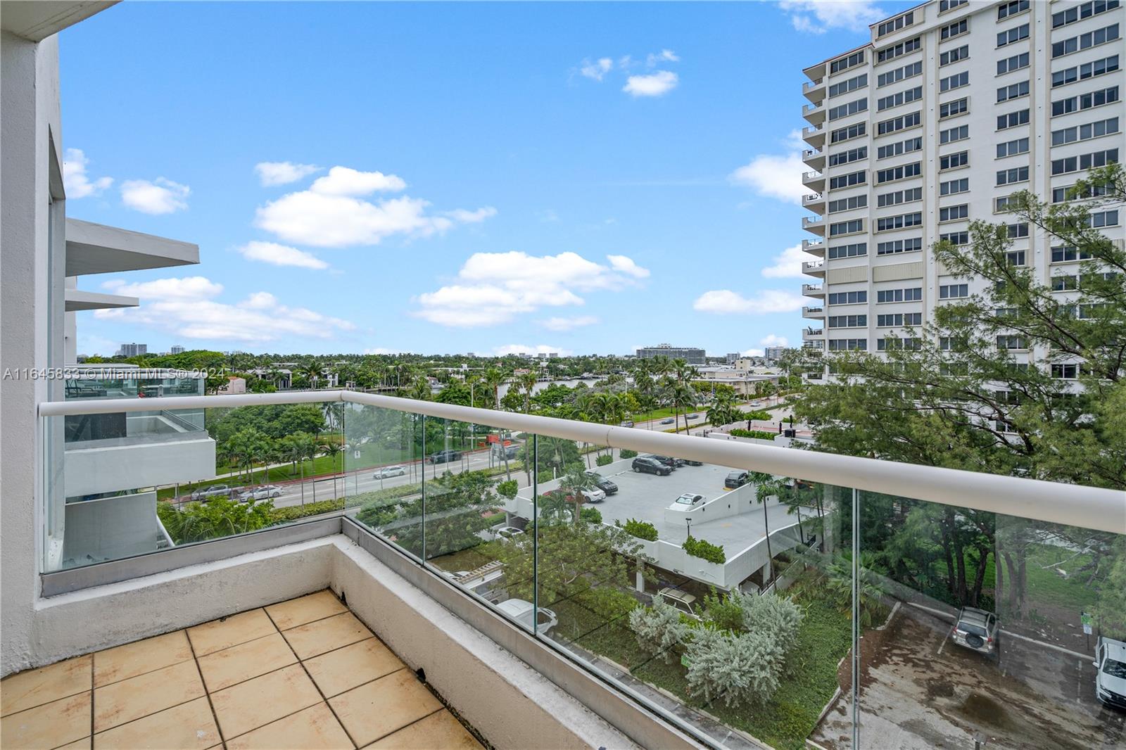6362 Collins Ave # 503